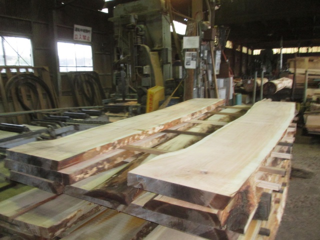 山桜（ヤマザクラ）　無垢材