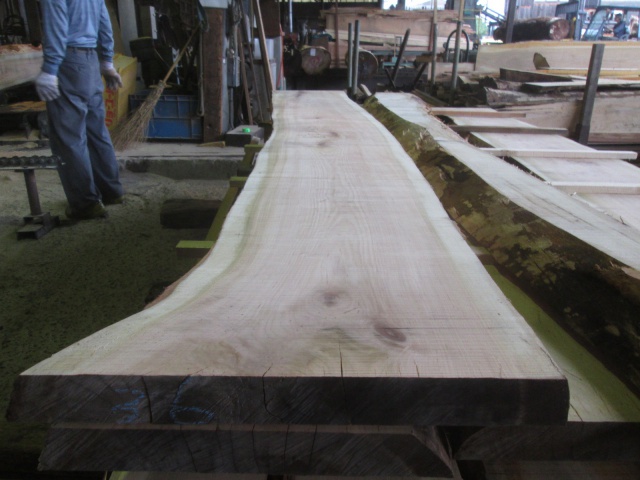 山桜（ヤマザクラ）　無垢材