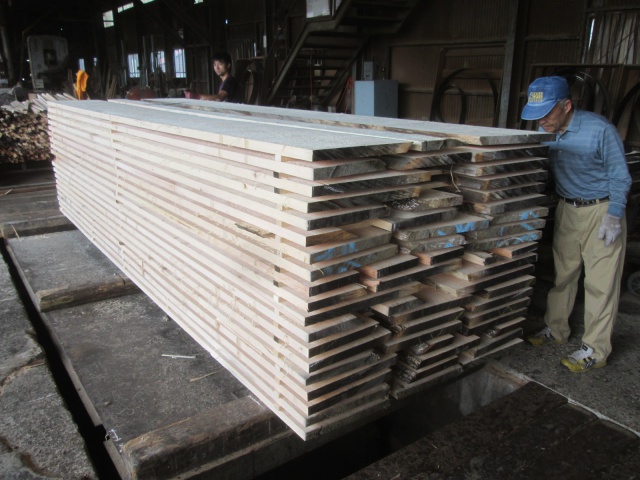 スプルース　無垢材