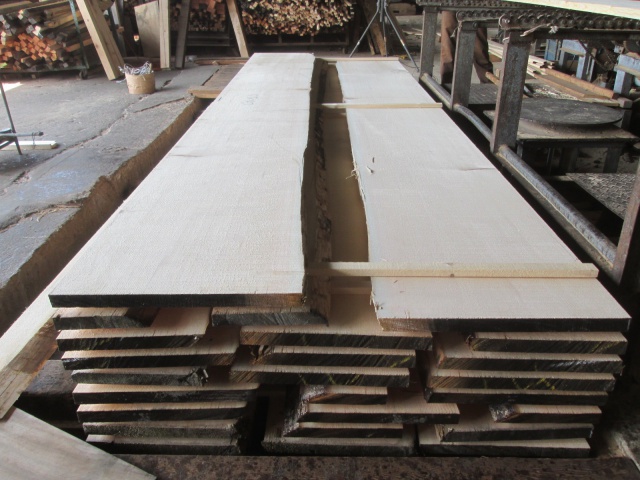 スプルース　無垢材