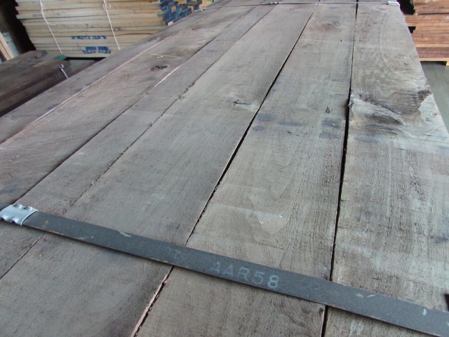 ウォールナット　無垢材