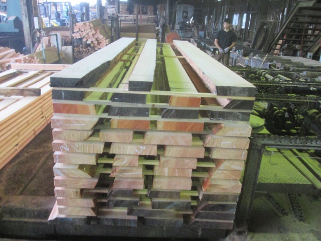 米松（ベイマツ）　無垢材