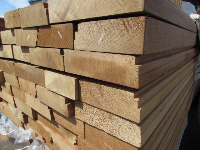 ニヤトー　無垢材