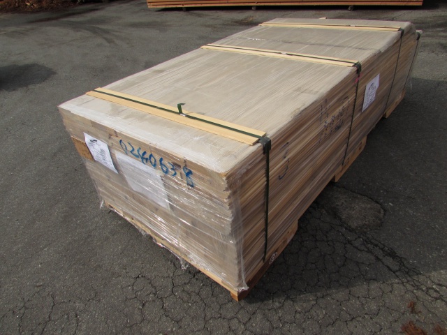 アガチス　無垢材