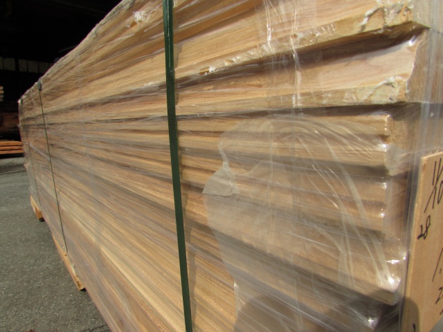 アガチス　無垢材