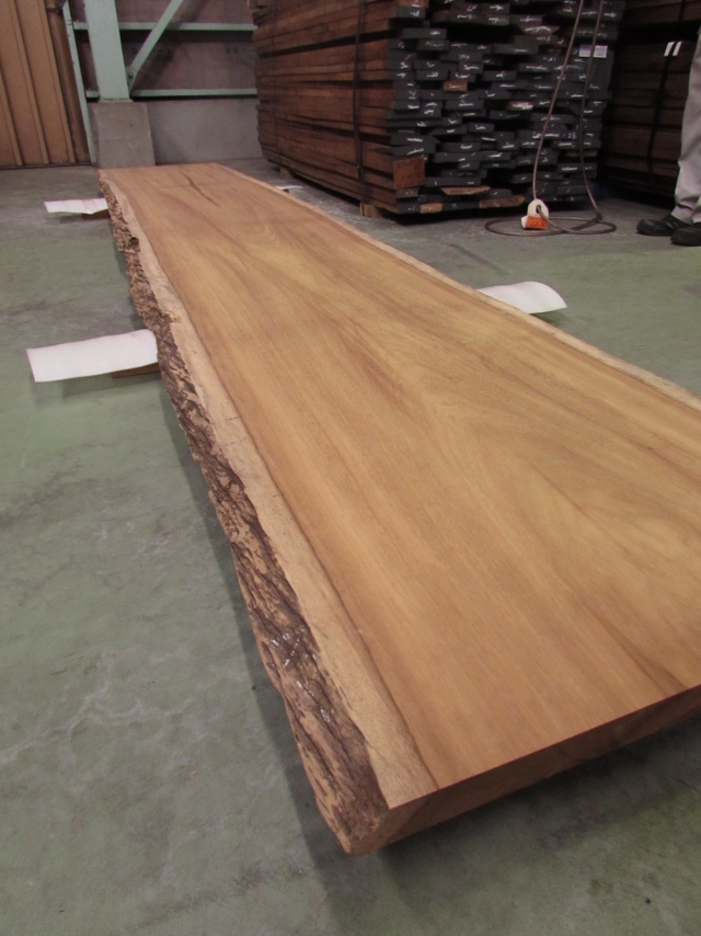 イロコ　一枚板