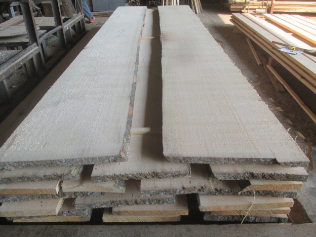 スプルース　無垢材