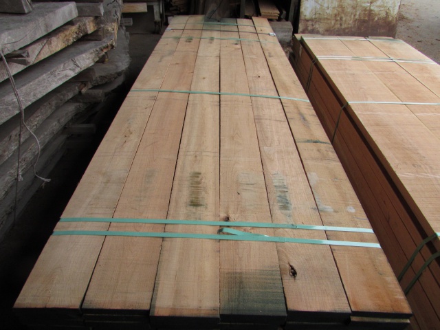 チェリー　無垢材