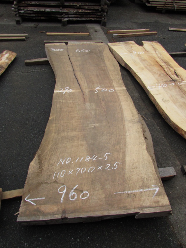 栃（トチ）　一枚板