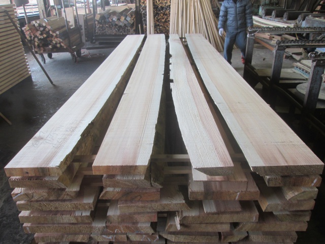 スプルース　無垢材