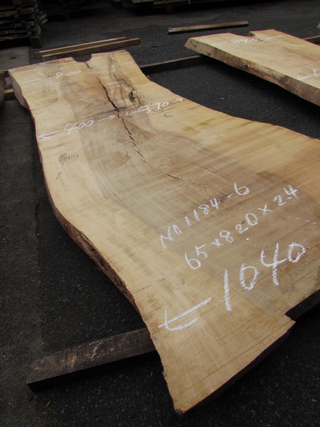 栃（トチ）　一枚板