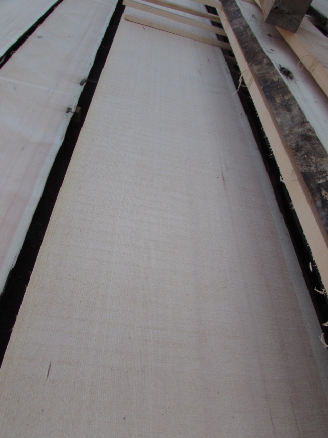 スプルース　無垢材