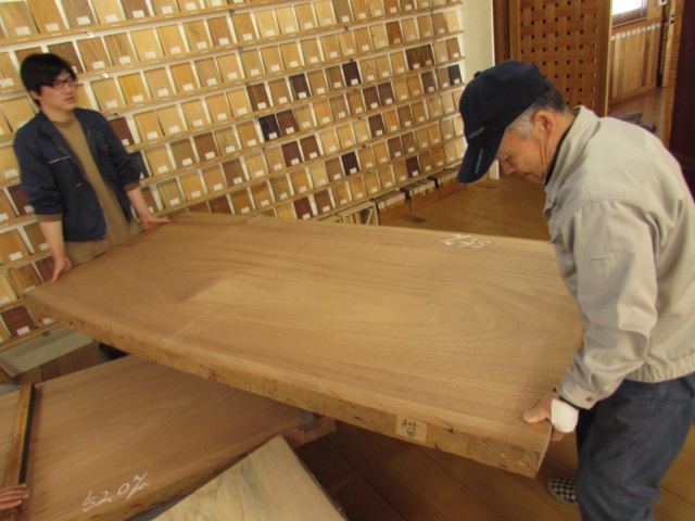 アフリカンマホガニー　一枚板