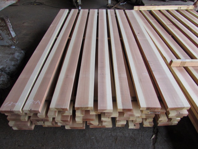 吉野杉（ヨシノスギ）　無垢材