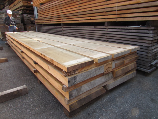 スプルース　無垢材