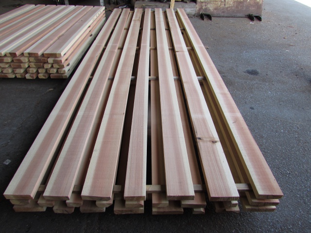 吉野杉（ヨシノスギ）　無垢材