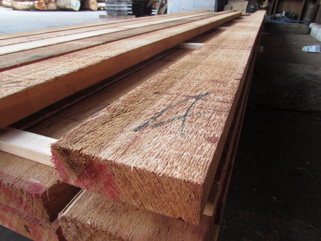 吉野杉（ヨシノスギ）　無垢材