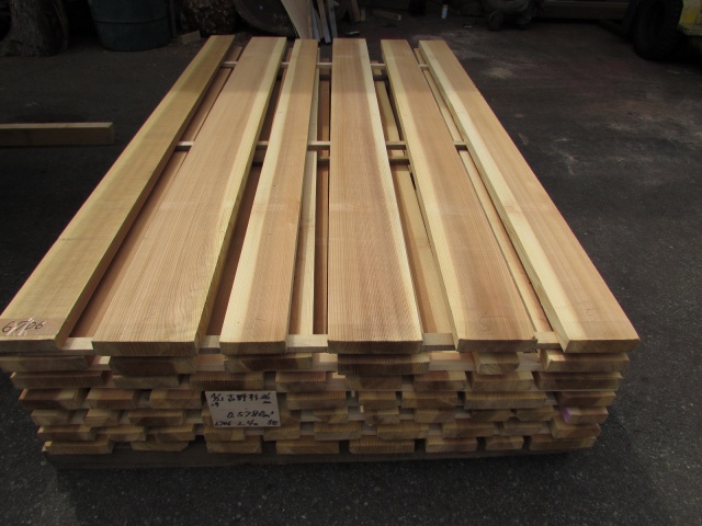 吉野杉（ヨシノスギ）　無垢材