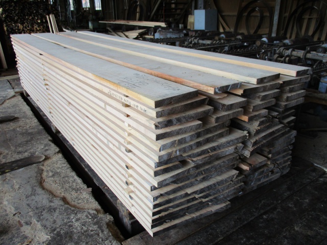 スプルース　無垢材