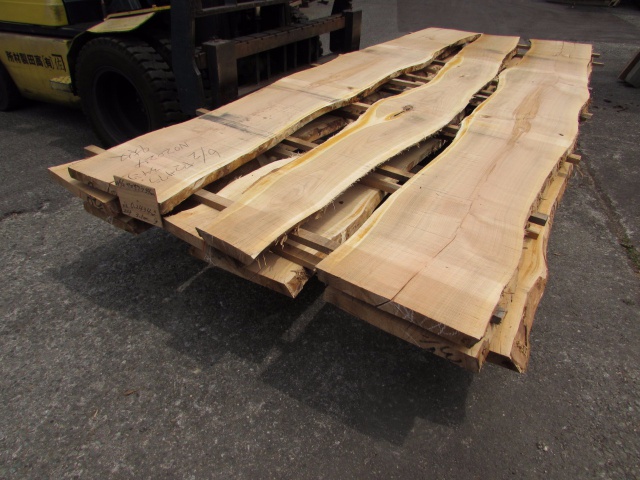 山桜（ヤマザクラ）　無垢材