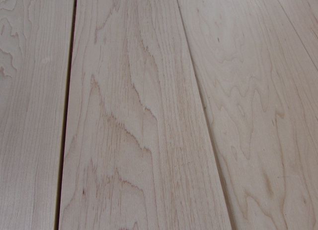 メープル　無垢材