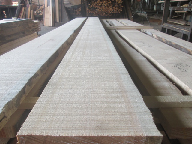 スプルース　無垢材