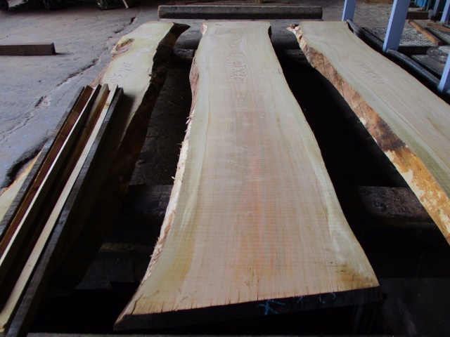 山桜（ヤマザクラ）　無垢材