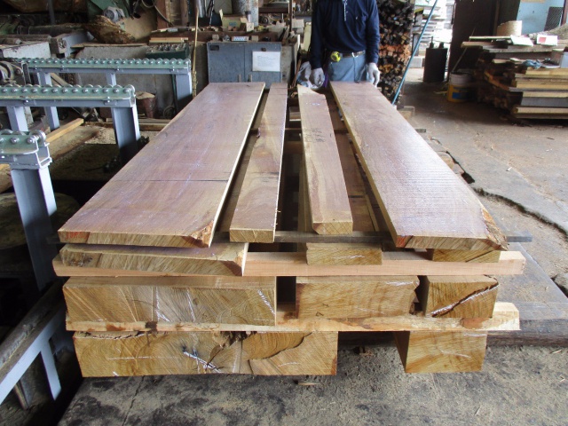 楢（ナラ）　無垢材