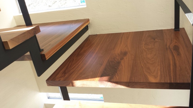 ウォールナット　無垢材