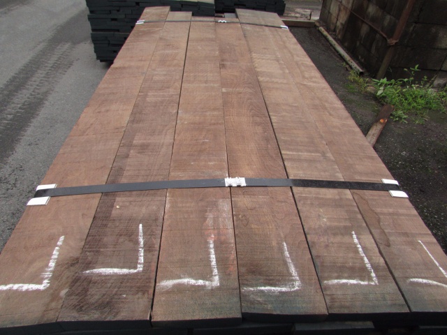 ウォールナット　無垢材