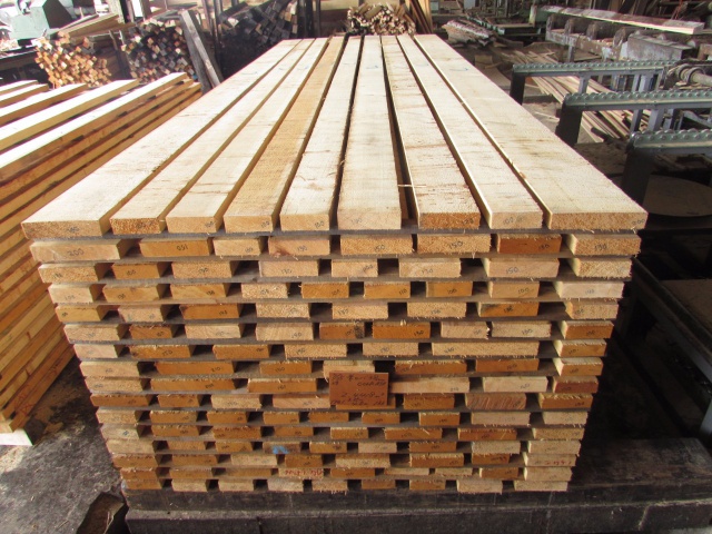 米檜葉（ベイヒバ）　無垢材