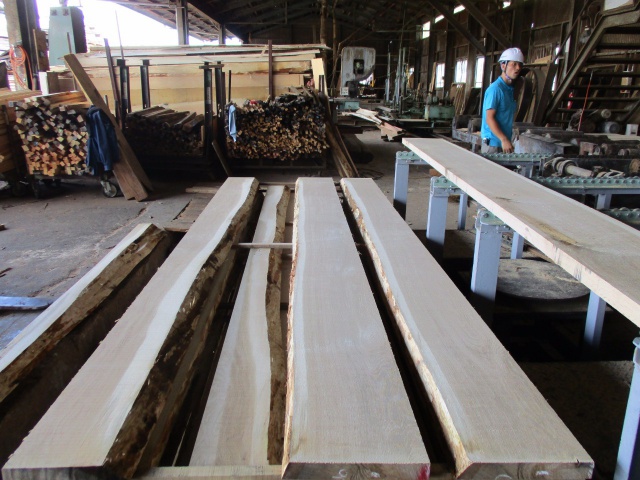 楢（ナラ）　無垢材