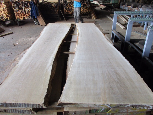 楢（ナラ）　無垢材