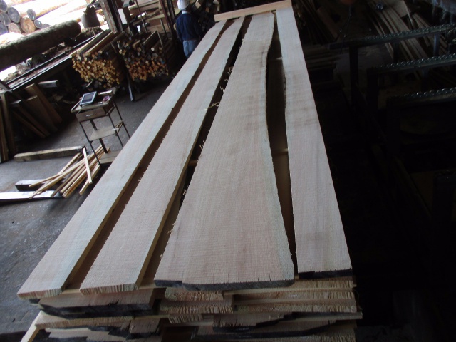 スプルース　無垢材