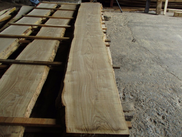 栗（クリ）　無垢材