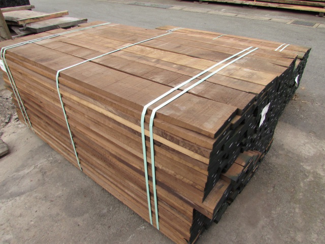 ウォールナット　無垢材