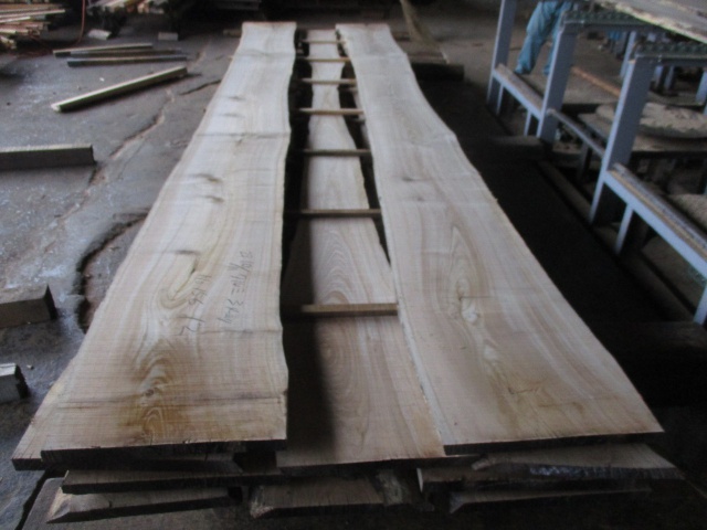 胡桃（クルミ）　無垢材