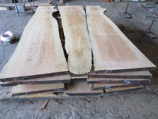 山桜（ヤマザクラ）　無垢材