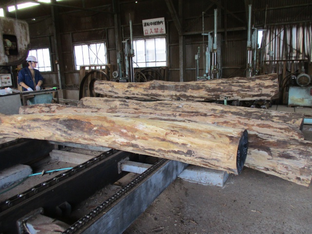 山桜（ヤマザクラ）　無垢材