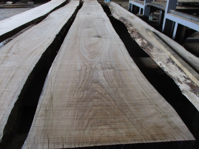 胡桃（クルミ）　無垢材