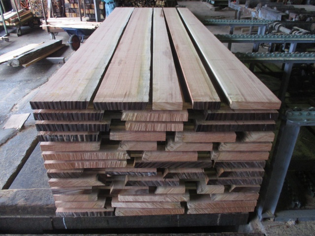 ペンシルシダー　無垢材