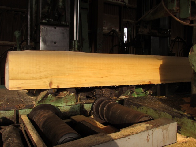 青森檜葉（アオモリヒバ）　無垢材