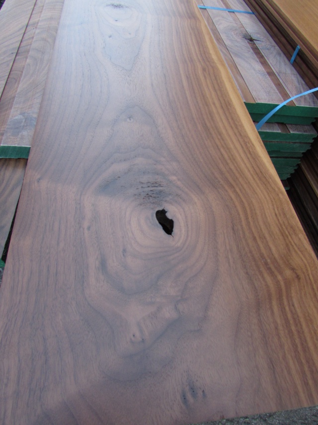 ウォールナット　無垢材