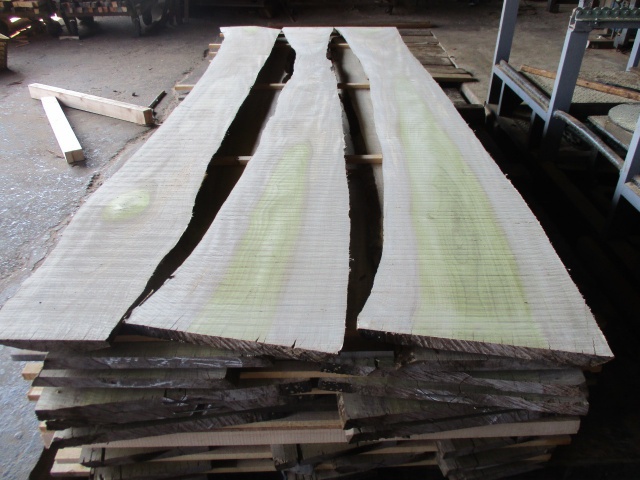 朴（ホオ）　無垢材