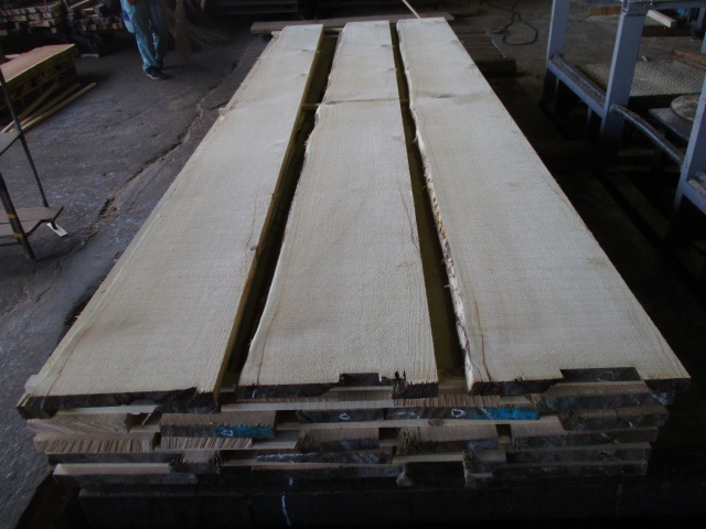 スプルース　無垢材