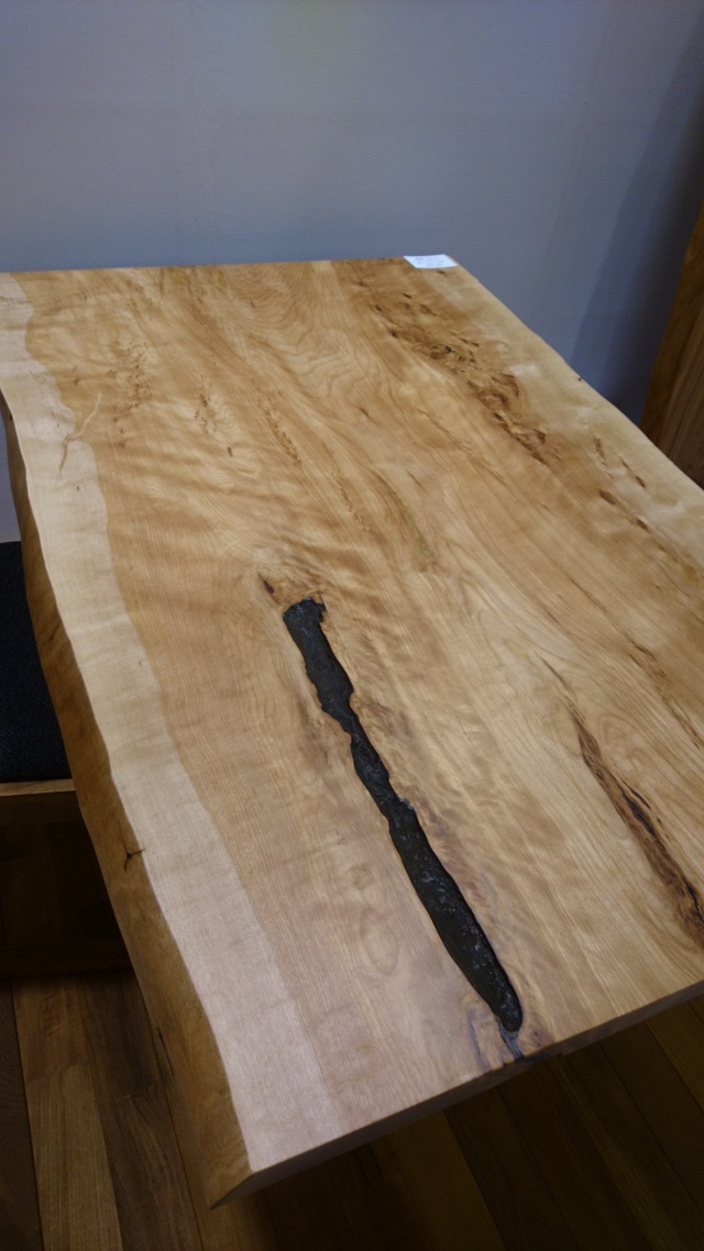 真樺（マカバ）　一枚板