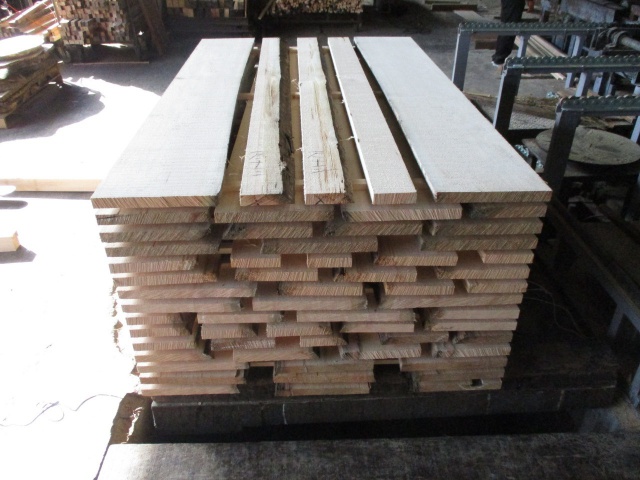 スプルース　無垢材