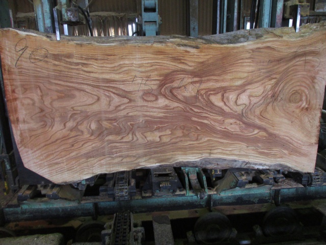 栴檀（センダン）　無垢材