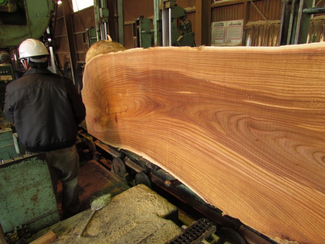 栴檀（センダン）　無垢材