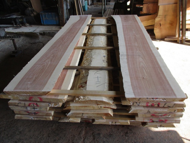 真樺（マカバ）　無垢材